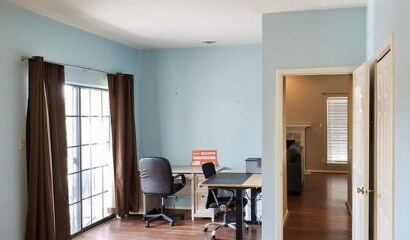 Office - 11839 Parliament St