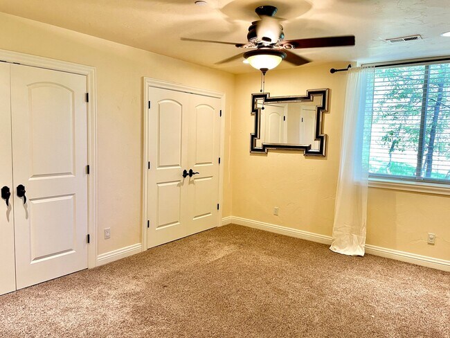 Foto del edificio - 5904 Buttermere Dr