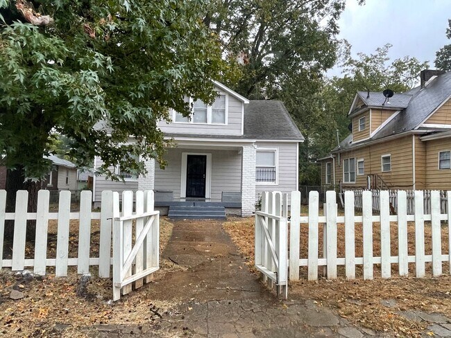 Building Photo - Newly Renovated Home in South Memphis
