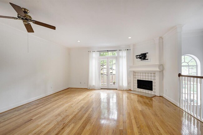 Foto del edificio - 2602 Hopkins St