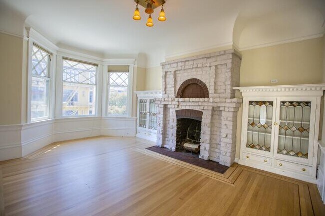 Building Photo - 3 bedroom in San Francisco CA 94108