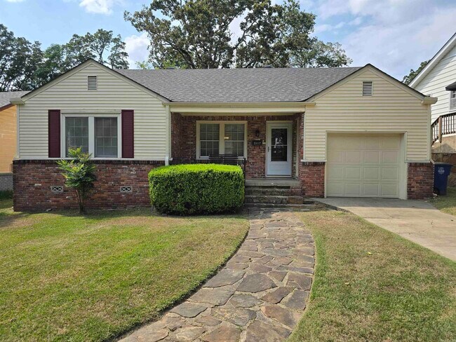 Foto del edificio - 3117 N Cypress St
