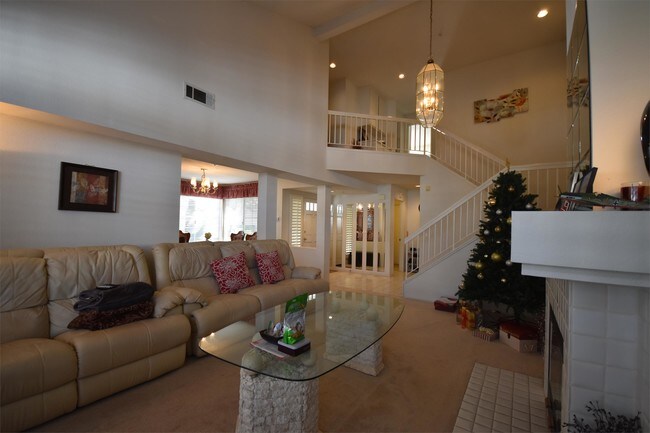 Building Photo - 1221 Gotita Way