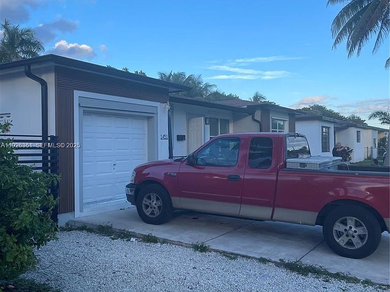 Building Photo - 1451 NE 118th St