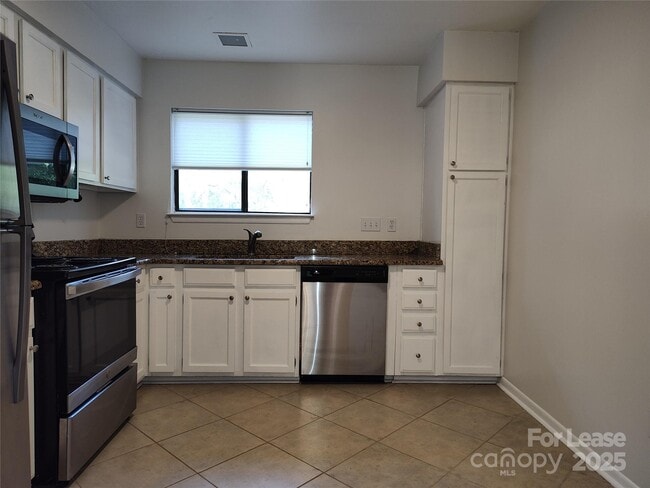 Building Photo - 3009 Heathstead Place