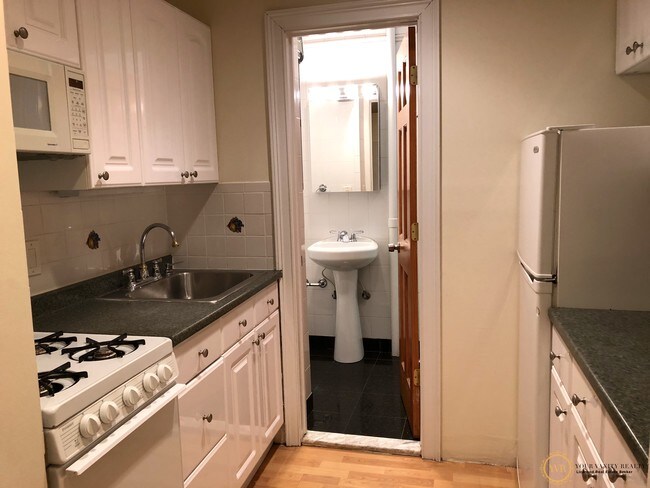 Foto del edificio - 236 E 77th St