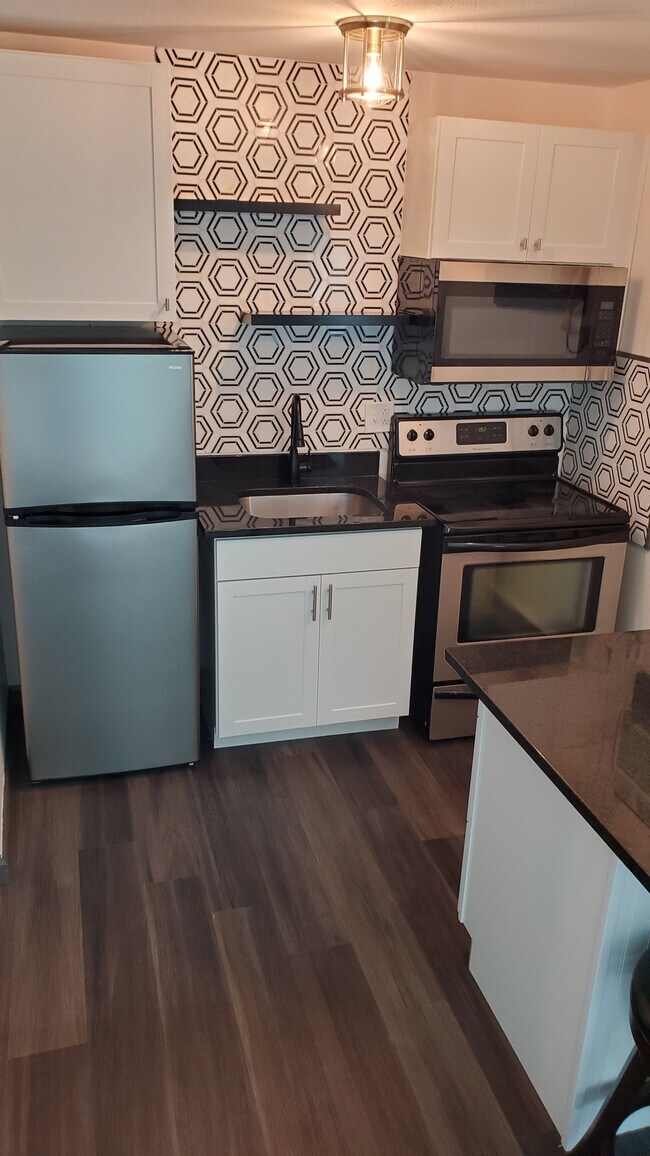 Kitchen angle - 1600 Oakland Ave
