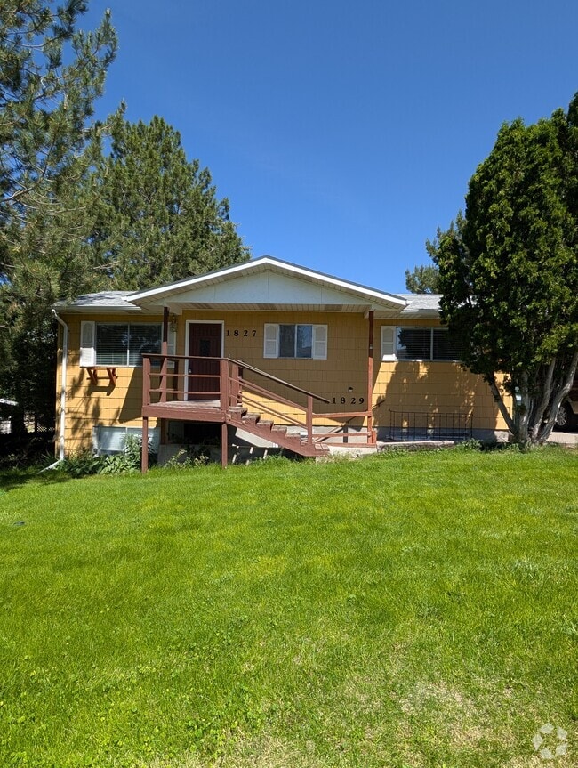 Building Photo - 1827 S Fairway Dr