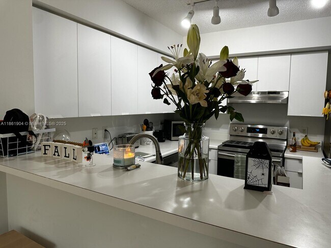 Foto del edificio - 4832 N State Rd 7