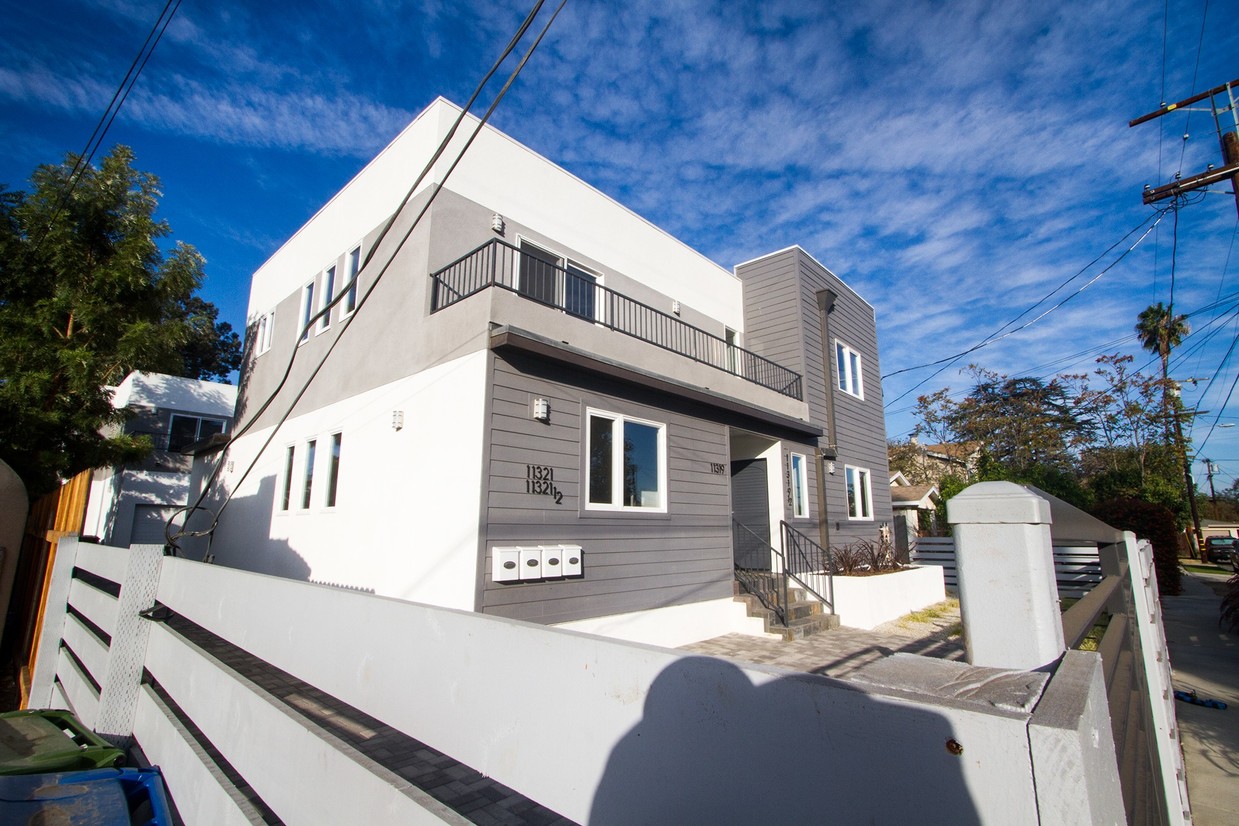 Foto principal - 11319 Miranda St