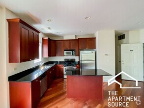 Building Photo - 3112 N Racine Ave