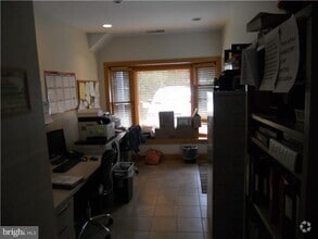 Building Photo - 108 Hillside Cir