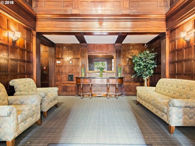 1811 NW Couch St Apt 404 photo'