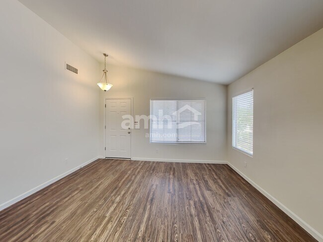 Foto del edificio - 17127 N Princess Pl