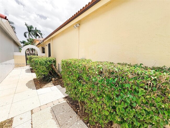 Building Photo - 9080 Villa Portofino Cir