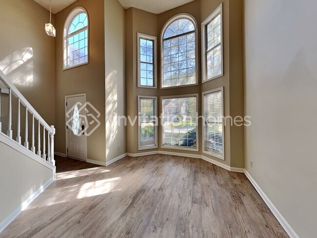 Building Photo - 2560 Suwanee Lakes Trail NW