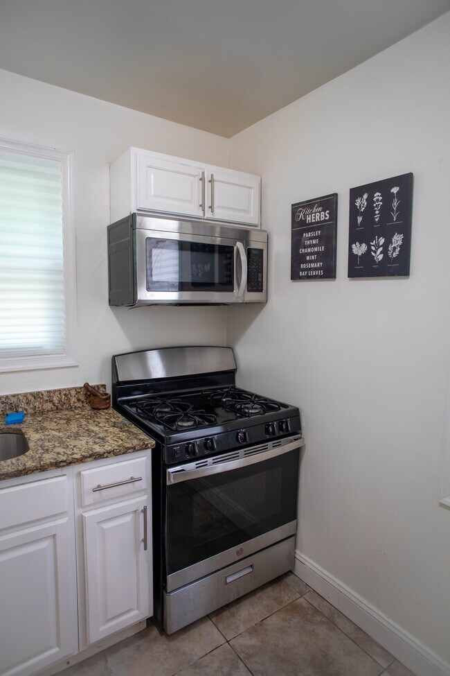 Foto del edificio - 228 56th St NE