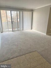 Building Photo - 5606 Bloomfield Dr