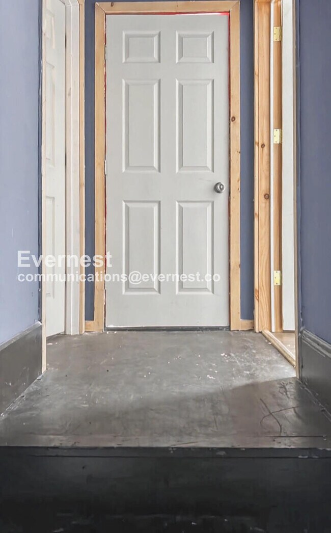 Foto del edificio - 1 Bed, 1 Bath with Off-Street Parking / Pet-Friendly / Vouchers Accepted / Available Now!