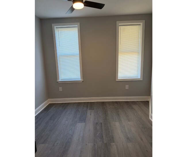 Foto del edificio - 3317 Ravenwood Ave