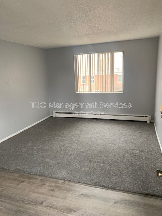 Building Photo - 1138 Corona St