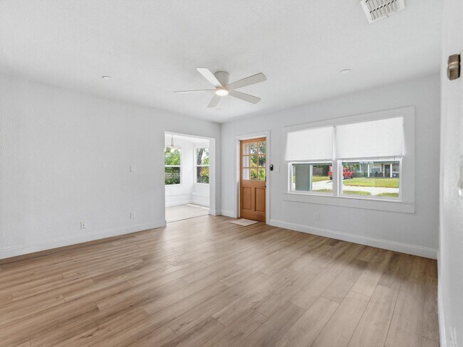 Foto del edificio - 4085 Neptune Dr SE