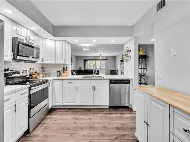 Foto del edificio - 12500 SW 5th Ct