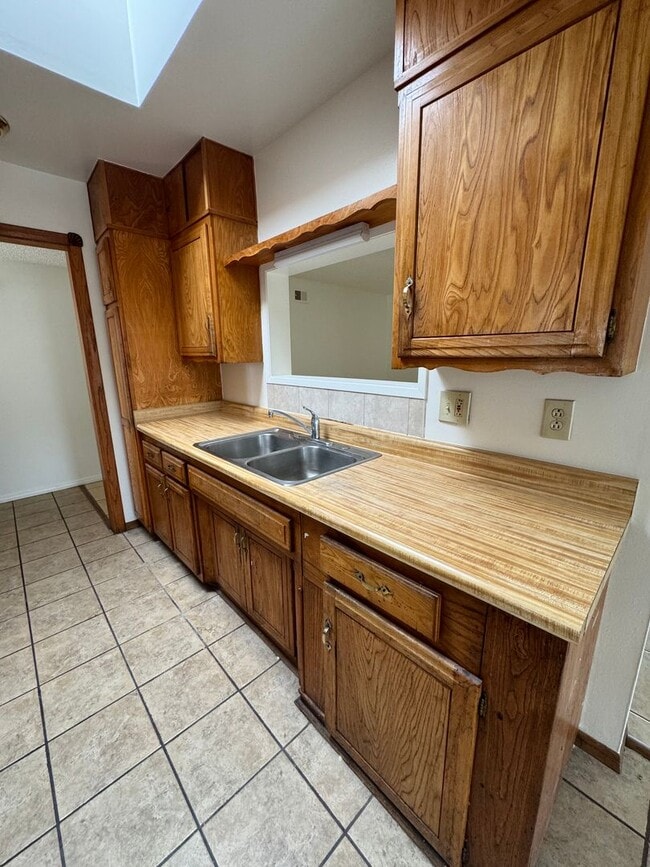 Foto del edificio - 3 Bedroom House on Tolowa Street