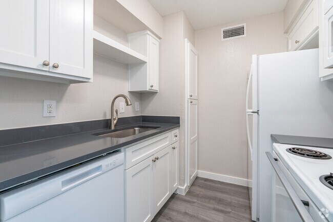Juniper - 1 habitación, 1 baño - 640 pies cuadrados - Cocina - Gazebo Apartments