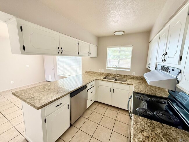 Building Photo - 2917 W 22nd St