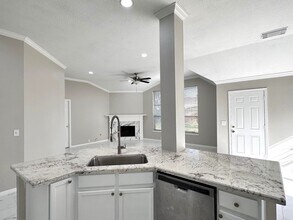 Building Photo - 3002 E Cedar Sun Trail