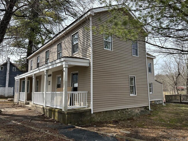 Foto del edificio - 1445 Burlingham Rd