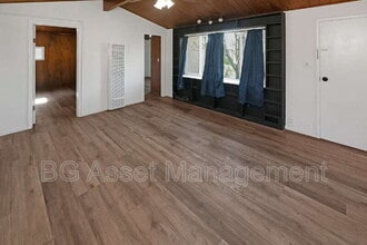 Building Photo - 950 Kelvin Ct