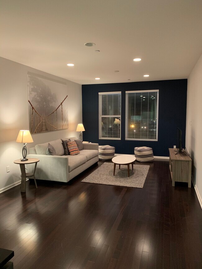 Living Room - 1901 S Victoria Ave