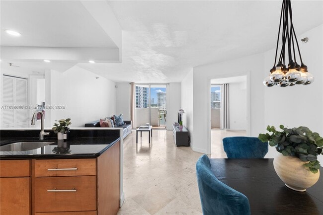 Building Photo - 1621 Bay Rd