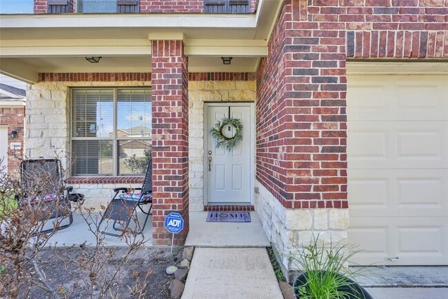 Building Photo - 15422 Key Crest Ln
