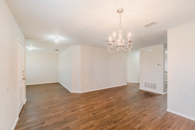 Building Photo - 2803 Amber Waves Ln
