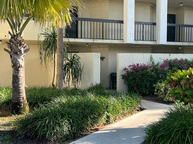 Foto del edificio - Furnished 2 bedroom 2 Bath condo in a Wond...