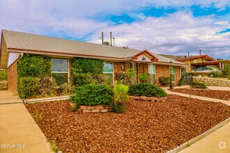 Building Photo - 5822 Beaumont Pl