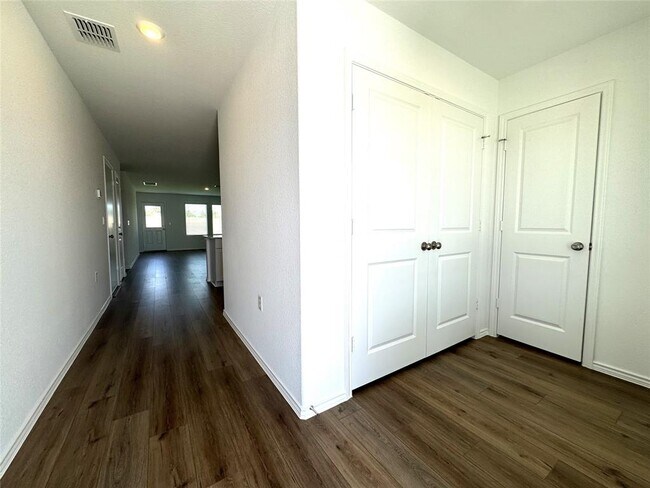 Foto del edificio - 2720 Schwartz Ln