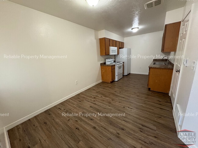 Building Photo - 2238 Meppen Dr