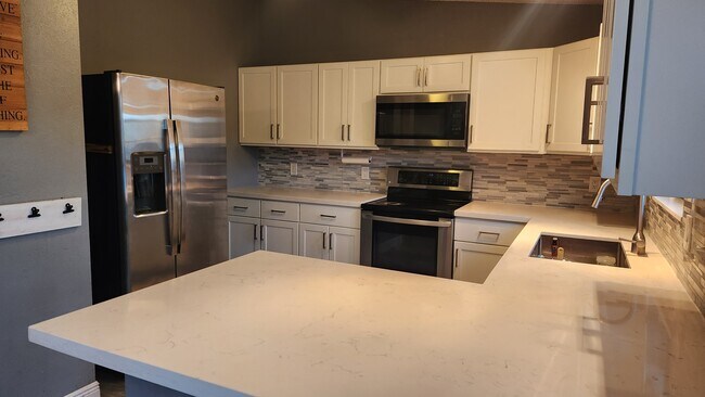 Foto del edificio - 27147 Dolphin Rd