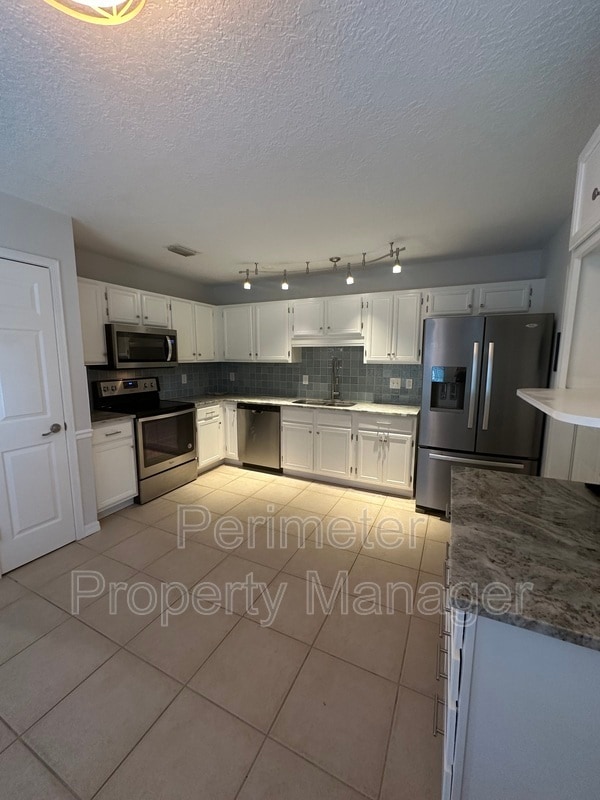 Building Photo - 2867 Lantana Lakes Dr W