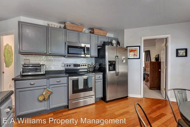 Foto del edificio - 3 br, 2 bath House - 3808 Glenwood Ave