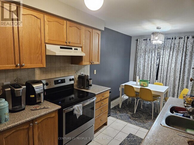 Building Photo - 1305 Brandon Terrace