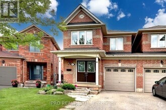 Building Photo - 42 Mowat Crescent