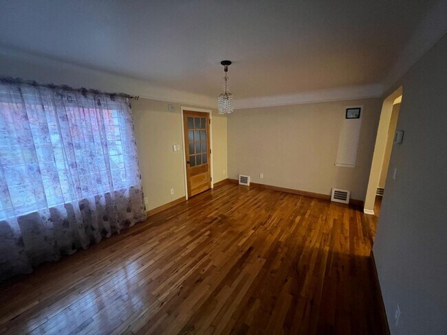 Foto del edificio - 1207 Churchill Rd