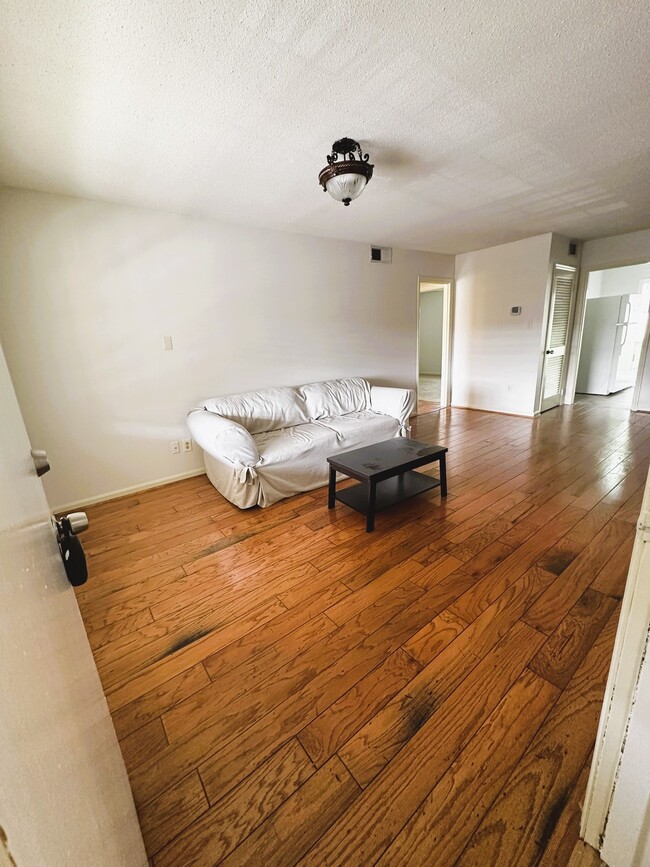 Building Photo - 3413 Sandner Ct