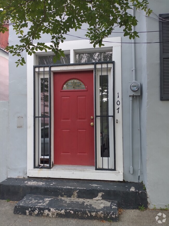 Building Photo - 107 Nassau St