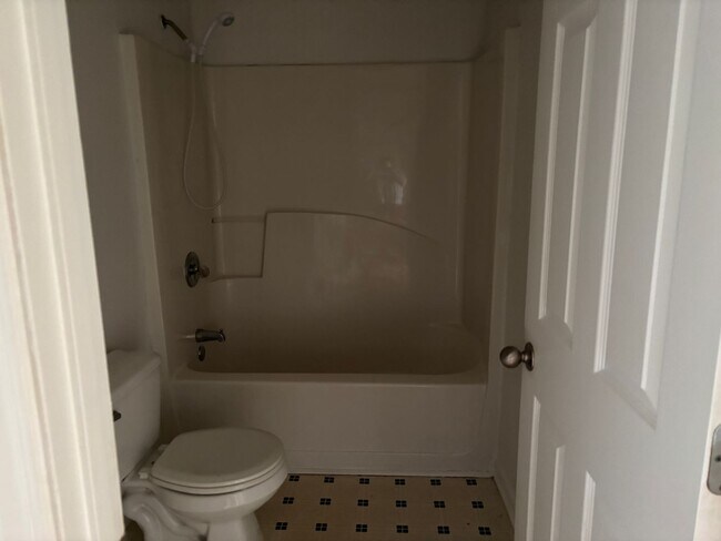 Foto del edificio - 2 Bedroom Duplex